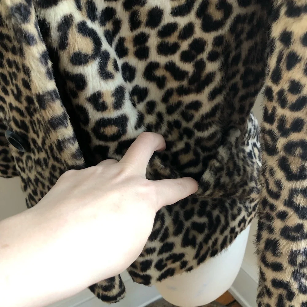 𝅺fairmoor vintage 1970s faux leopard fur jacket size small - Picture 5 of 9